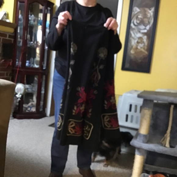 SUNNY LEIGH women’s midi skirt  sz 16W   BLACK w rose color machine sown flowers - Picture 3 of 5